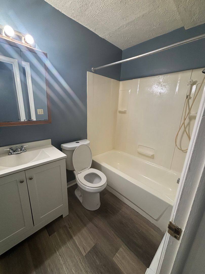 Apartment for rent at 15412 Maple Park Dr, Maple Heights, OH 44137