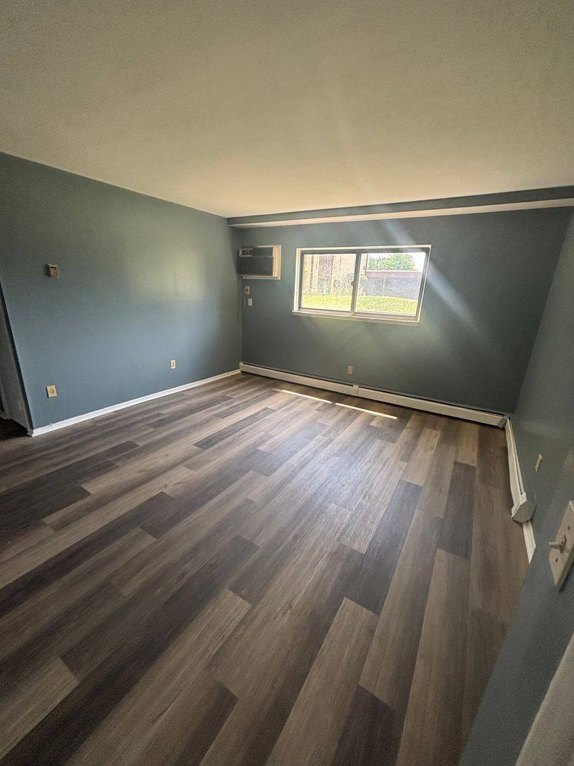 Apartment for rent at 15412 Maple Park Dr, Maple Heights, OH 44137