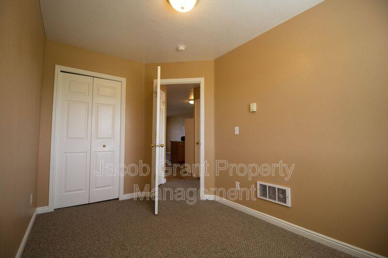 House for rent at 975 Eve Dr #3, Idaho Falls, ID 83401