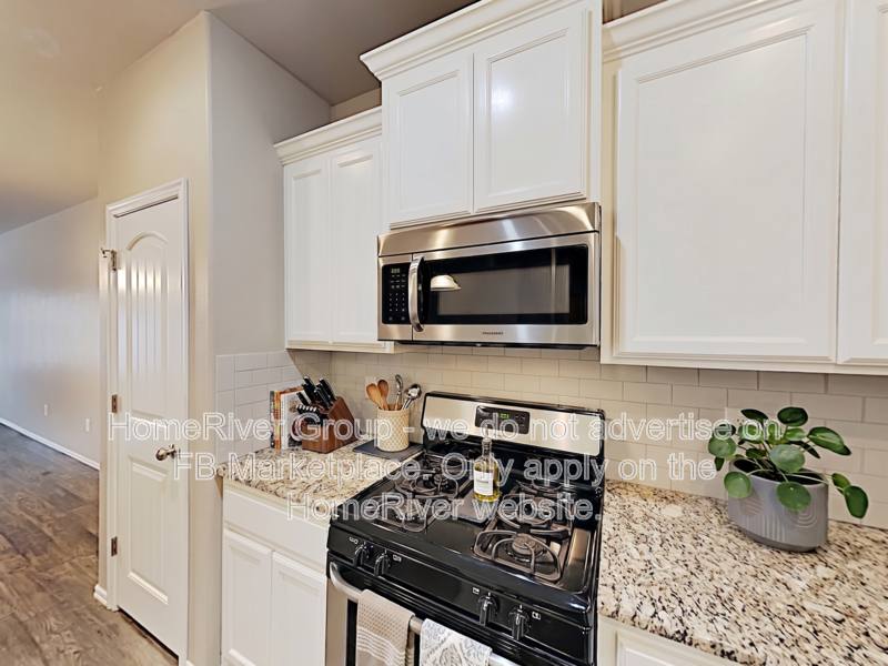 Apartment for rent at 11208 Coachmans Rd, Yukon, OK 73099