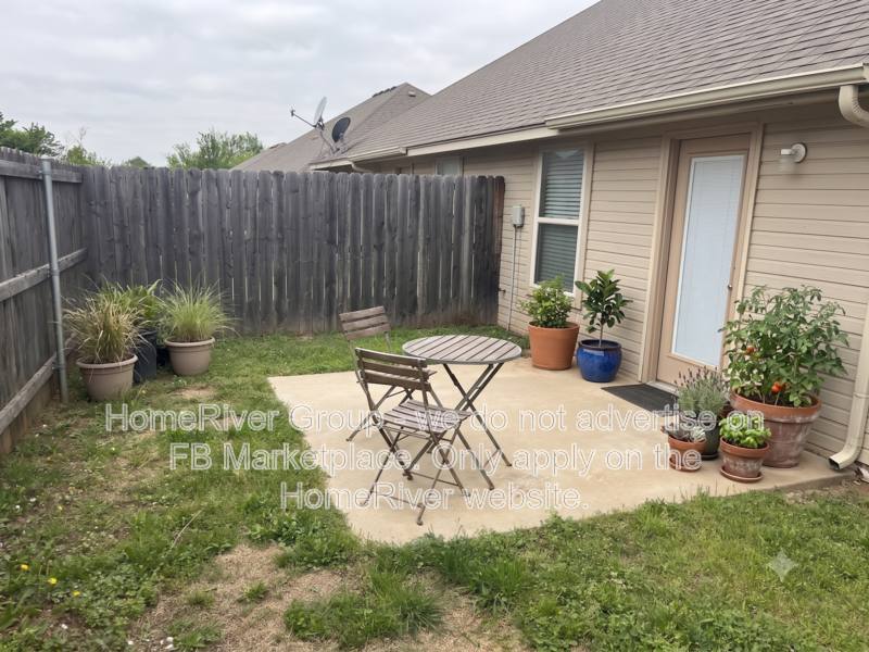 Apartment for rent at 11208 Coachmans Rd, Yukon, OK 73099
