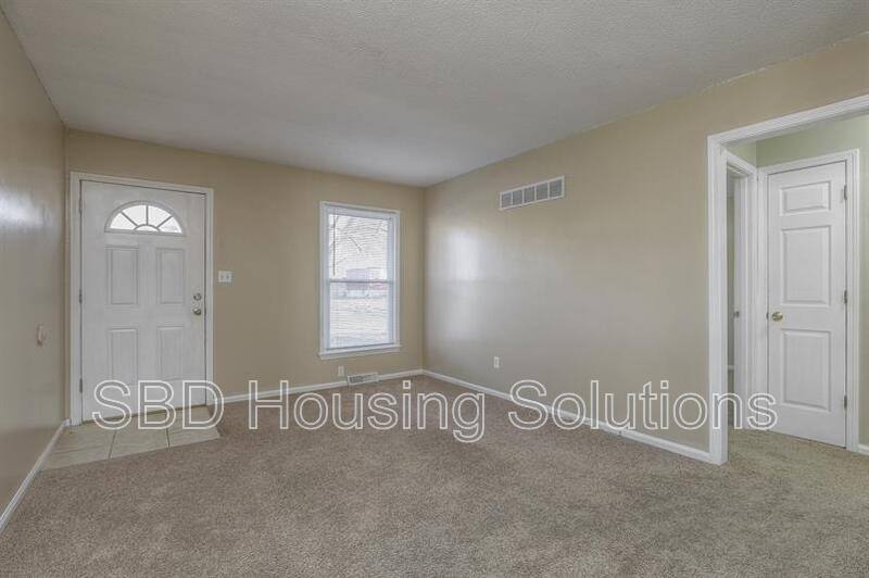 Apartment for rent at 701 NE Columbus #A, Lees Summit, MO 64063