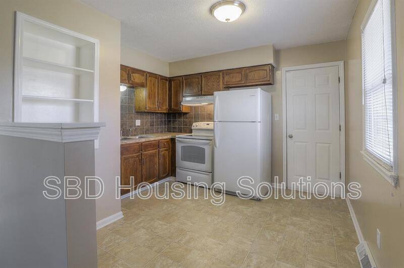 Apartment for rent at 701 NE Columbus #A, Lees Summit, MO 64063