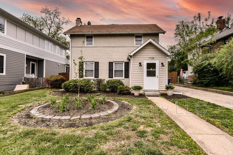 House for rent at 1128 N Kentucky St, Arlington, VA 22205