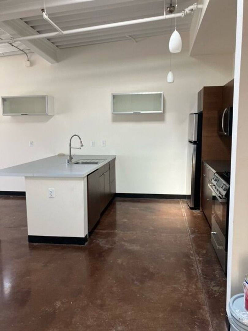 Apartment for rent at 701 Shadow Lane, Las Vegas, NV 89106