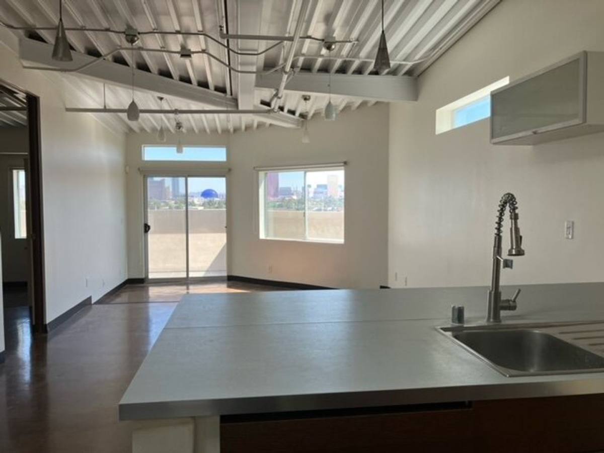 Apartment for rent at 701 Shadow Lane, Las Vegas, NV 89106