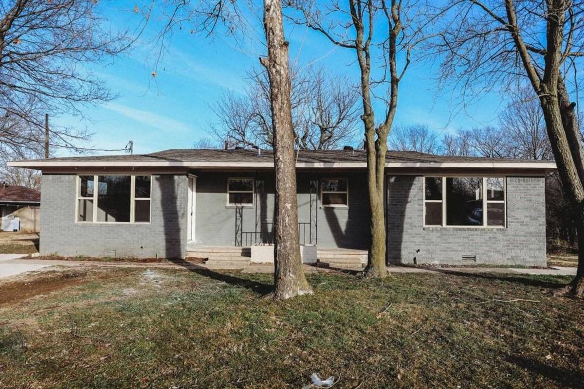 House for rent at 494 N Main St, Decatur, AR 72722