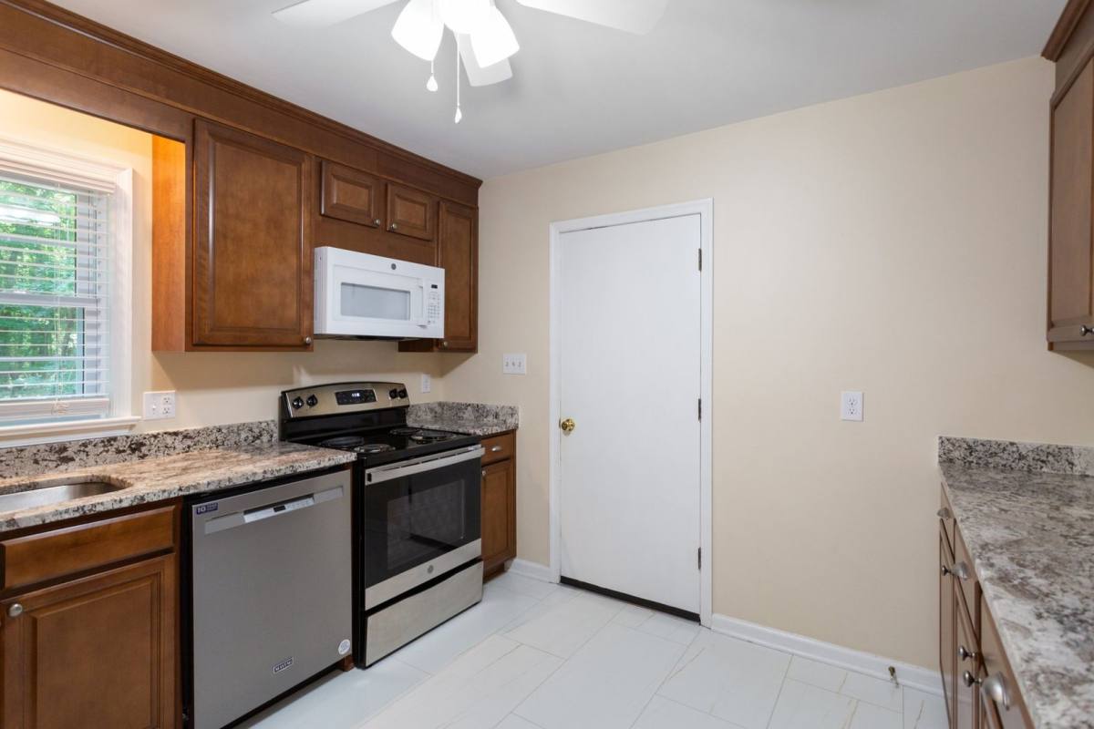 House for rent at 106 Rowe Dr, Poquoson, VA 23662