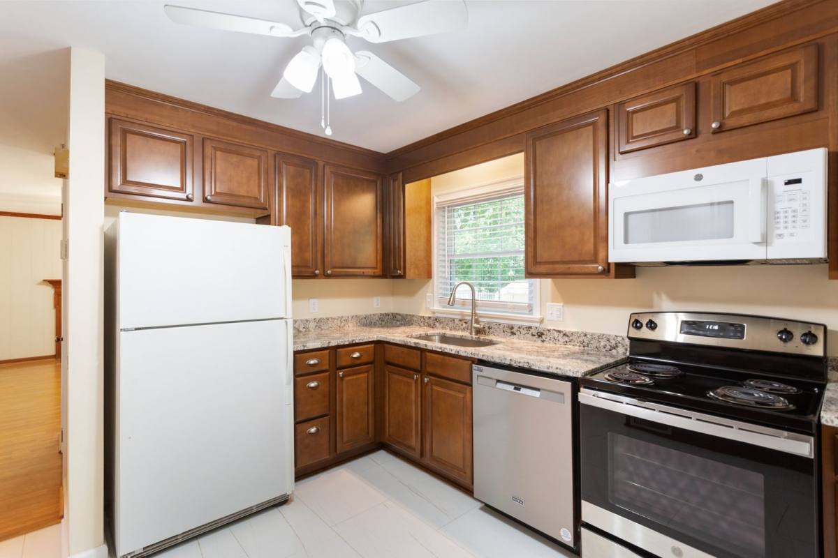 House for rent at 106 Rowe Dr, Poquoson, VA 23662