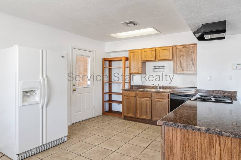 House for rent at 1158 W Hillview St, Mesa, AZ 85201
