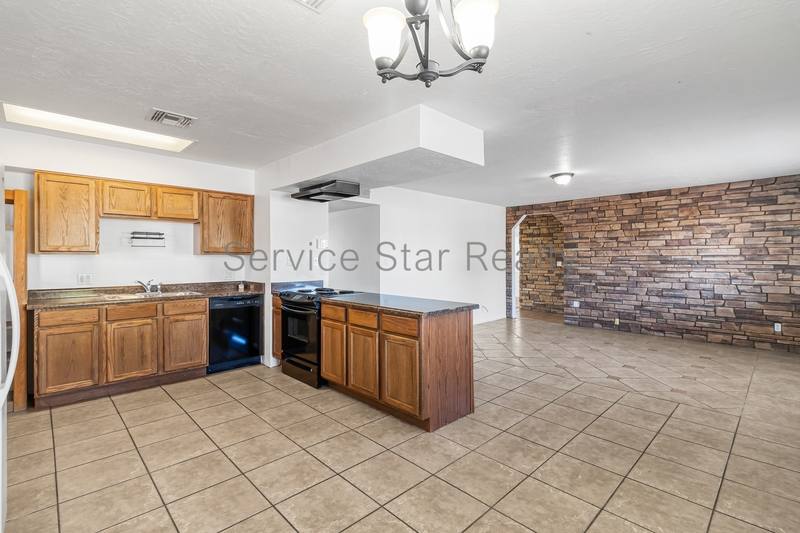 House for rent at 1158 W Hillview St, Mesa, AZ 85201