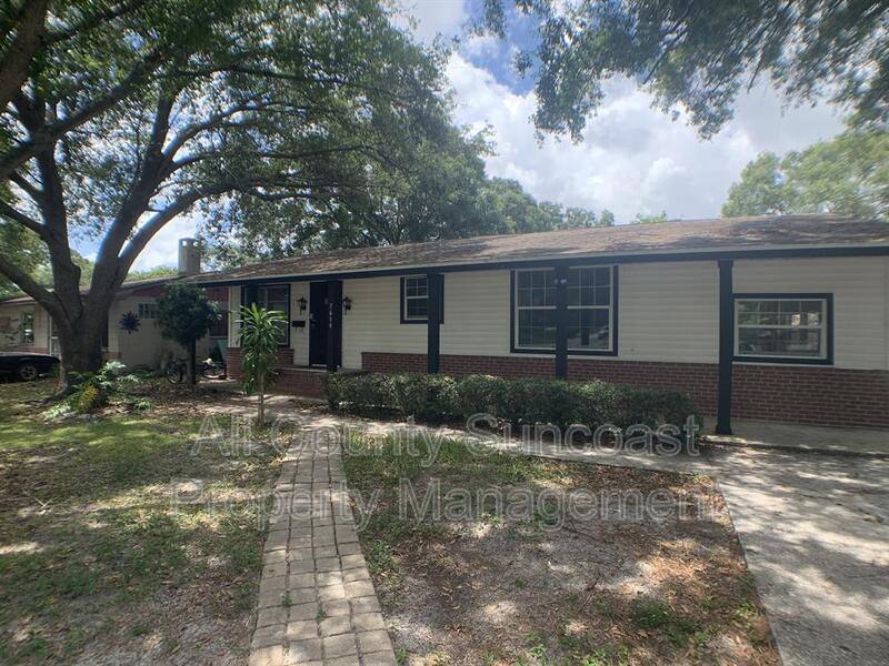 House for rent at 7619 32nd Ave N, Saint Petersburg, FL 33710