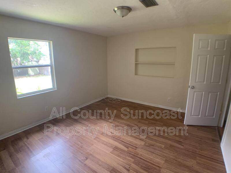 House for rent at 7619 32nd Ave N, Saint Petersburg, FL 33710