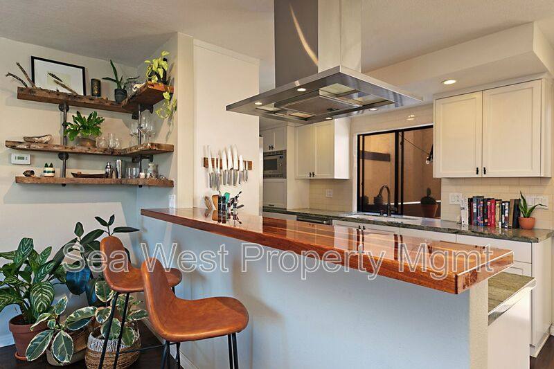 Townhouse for rent at 1680 Coast Highway 101 #3, Encinitas, CA 92024