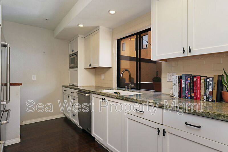 Townhouse for rent at 1680 Coast Highway 101 #3, Encinitas, CA 92024