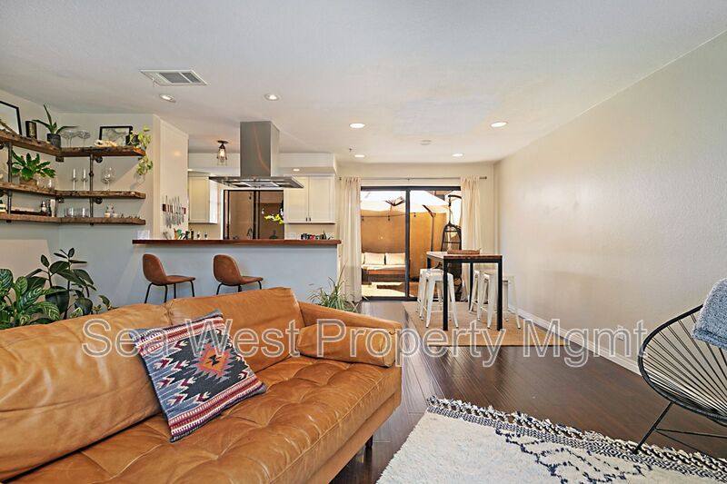 Townhouse for rent at 1680 Coast Highway 101 #3, Encinitas, CA 92024
