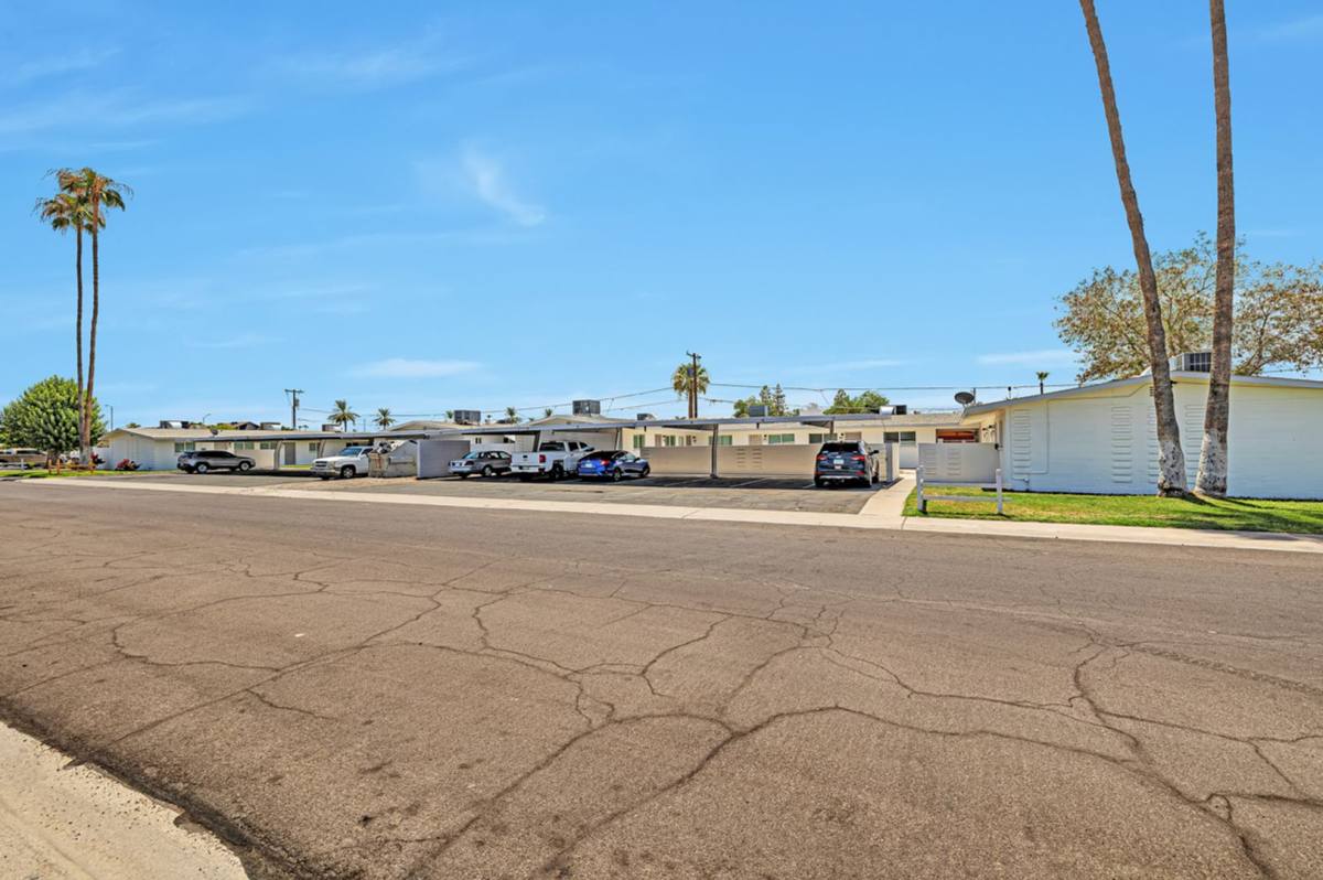 Apartment for rent at 5927, 5939, 5947 W, Rose Lane, Glendale, AZ 85301