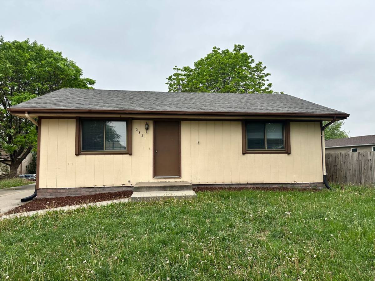 House for rent at 2321 W Sumner, Lincoln, NE 68522