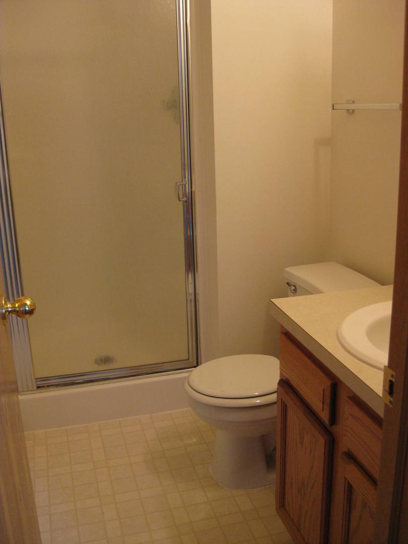 Apartment for rent at 556-558 Lamont, Lincoln, NE 68521