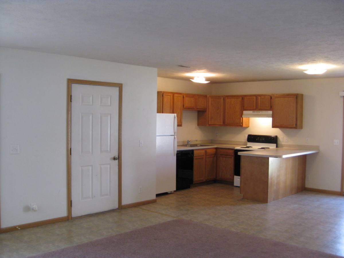 Apartment for rent at 556-558 Lamont, Lincoln, NE 68521