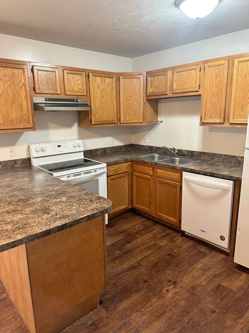 Apartment for rent at 600-602 Lamont, Lincoln, NE 68521