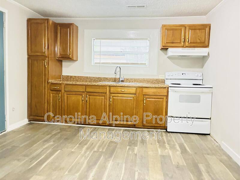 House for rent at 514 S Maple St, Dallas, NC 28034