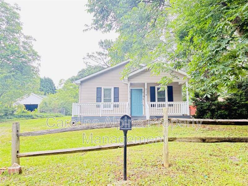 House for rent at 514 S Maple St, Dallas, NC 28034