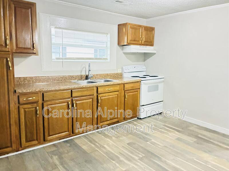 House for rent at 514 S Maple St, Dallas, NC 28034