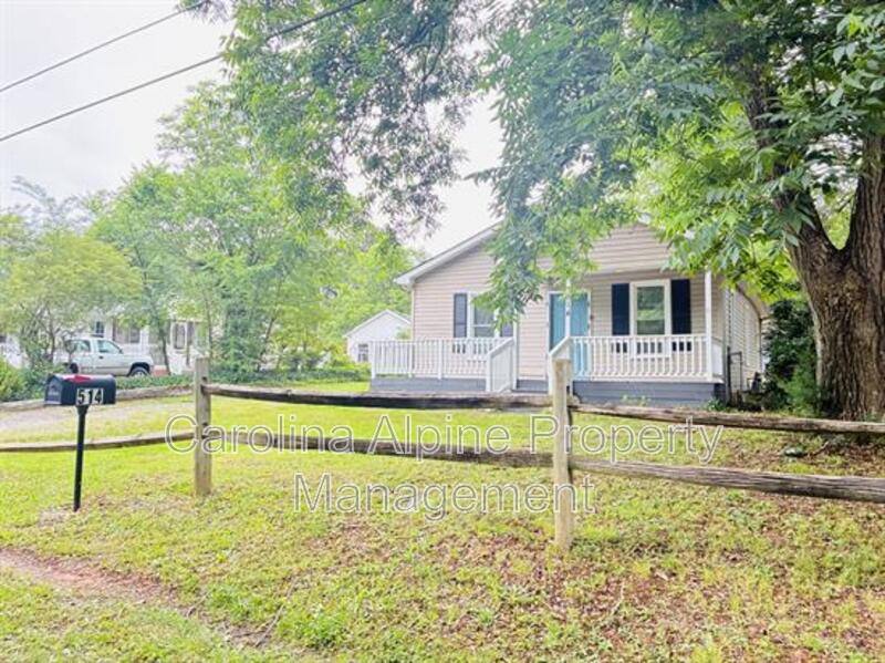 House for rent at 514 S Maple St, Dallas, NC 28034