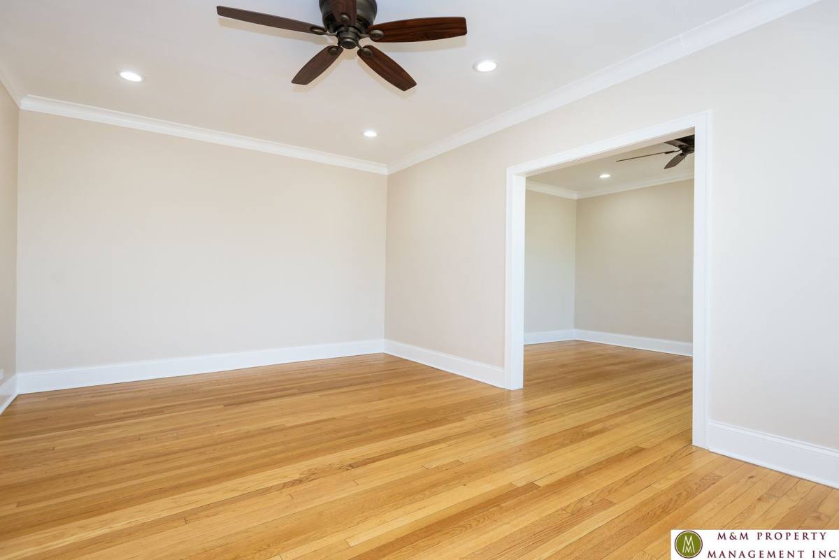 Apartment for rent at 901 S Clinton, Oak Park, IL 60304