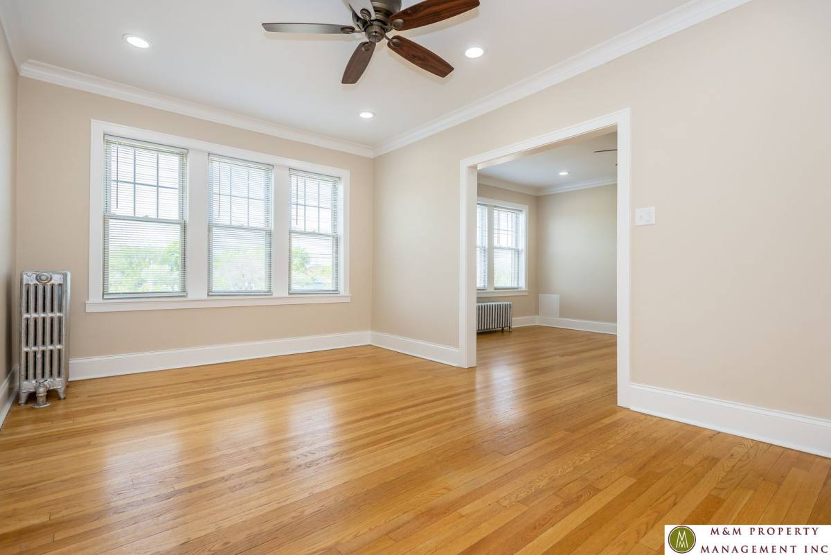 Apartment for rent at 901 S Clinton, Oak Park, IL 60304