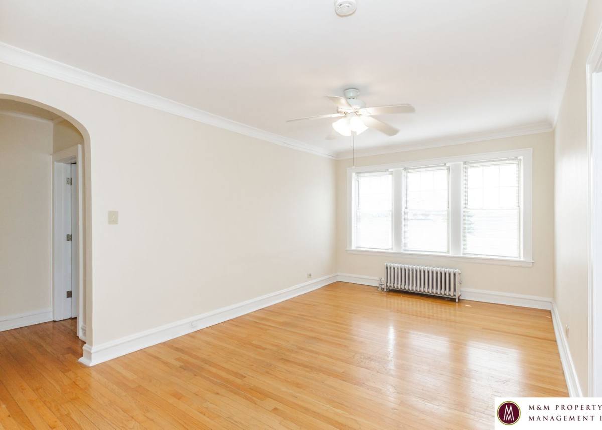 Apartment for rent at 901 S Clinton, Oak Park, IL 60304