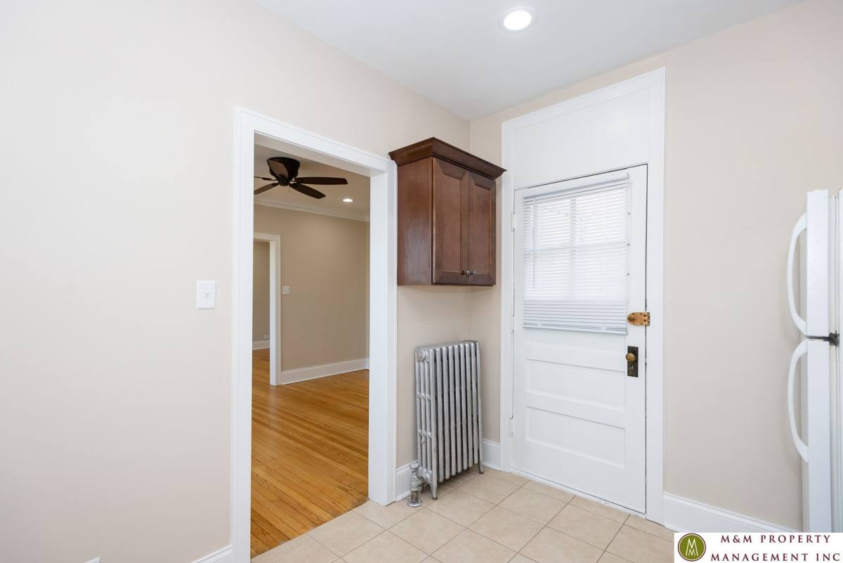 Apartment for rent at 901 S Clinton, Oak Park, IL 60304