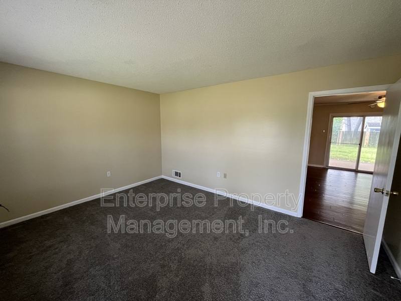 House for rent at 6967 Dawnhill Rd, Memphis, TN 38135