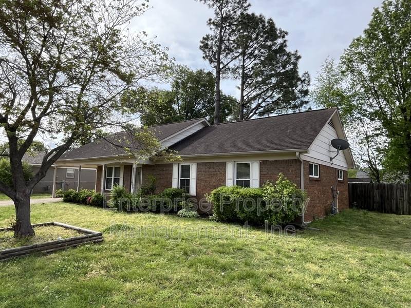 House for rent at 6967 Dawnhill Rd, Memphis, TN 38135