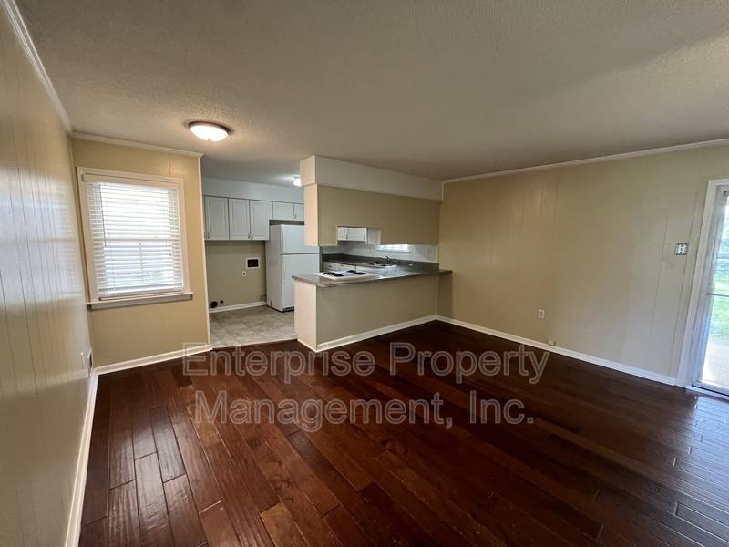 House for rent at 6967 Dawnhill Rd, Memphis, TN 38135