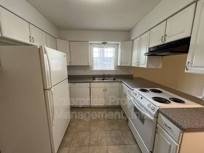 House for rent at 6967 Dawnhill Rd, Memphis, TN 38135