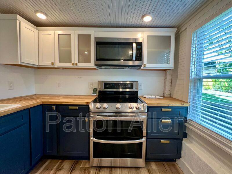 Apartment for rent at 20 Rector St #20A, Asheville, NC 28801