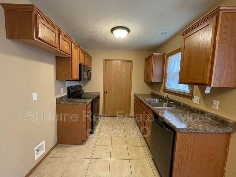 House for rent at 5543 W David, Springfield, MO 65802