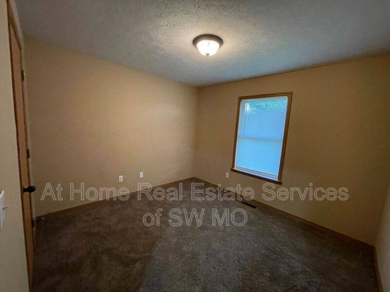 House for rent at 5543 W David, Springfield, MO 65802