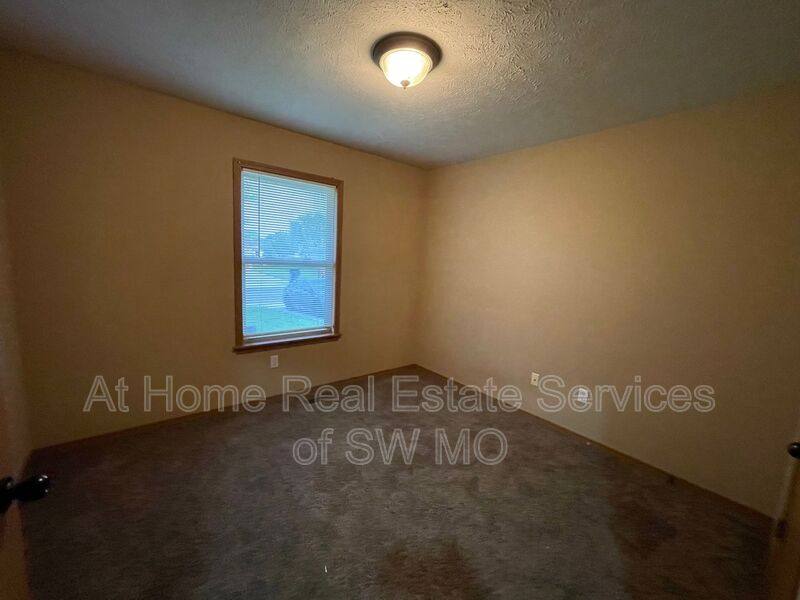 House for rent at 5543 W David, Springfield, MO 65802