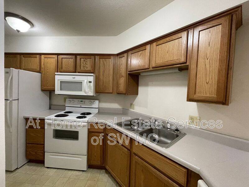 Apartment for rent at 877 N 22nd, Ozark, MO 65721