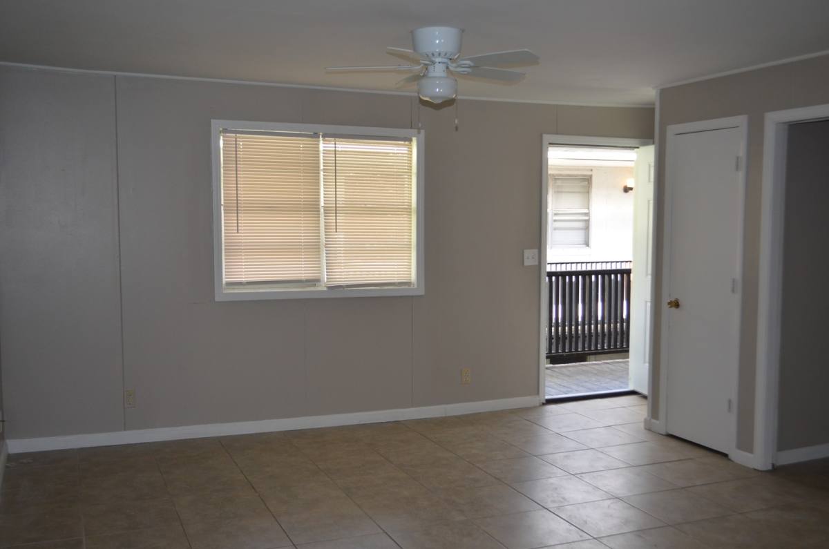 Apartment for rent at 126 Marshall St, Jefferson City, MO 65101