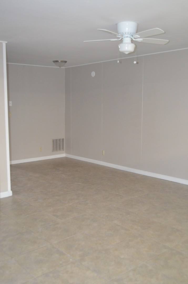 Apartment for rent at 126 Marshall St, Jefferson City, MO 65101