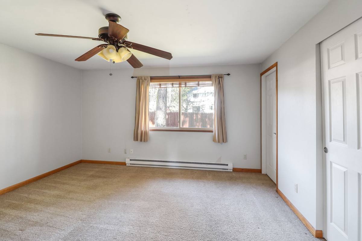House for rent at 368 NW Columbia Dr, Oak Harbor, WA 98277