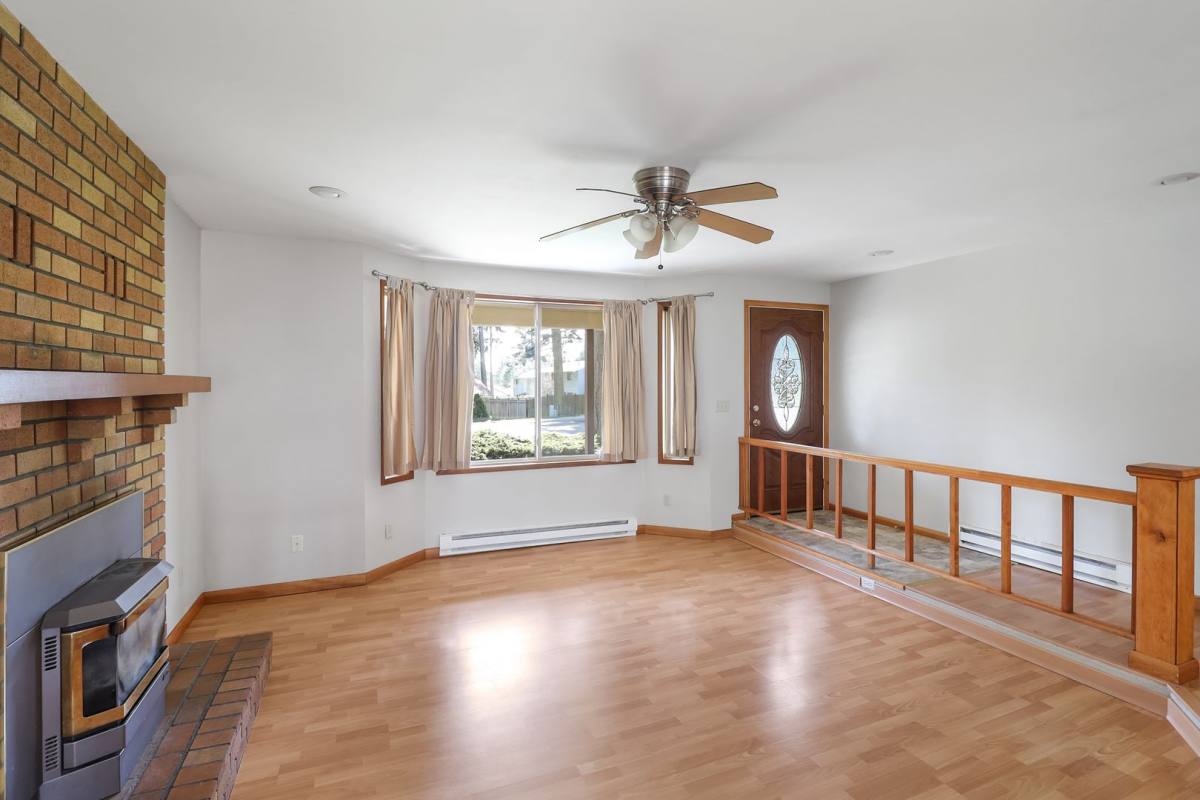 House for rent at 368 NW Columbia Dr, Oak Harbor, WA 98277