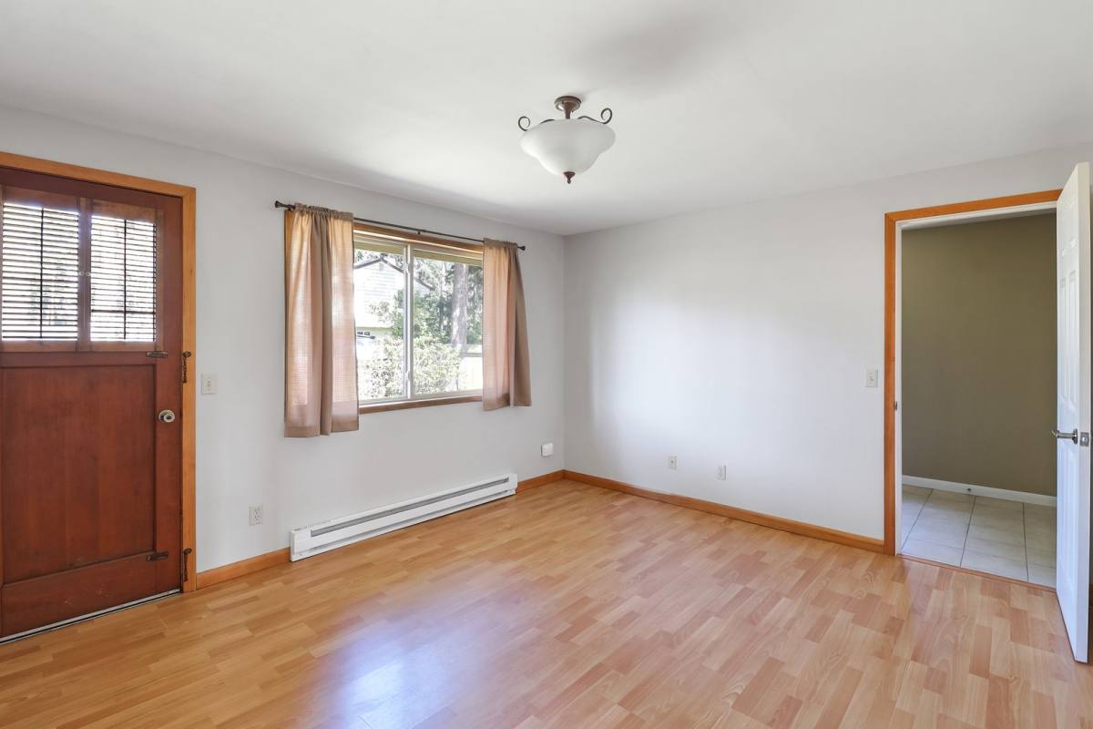House for rent at 368 NW Columbia Dr, Oak Harbor, WA 98277