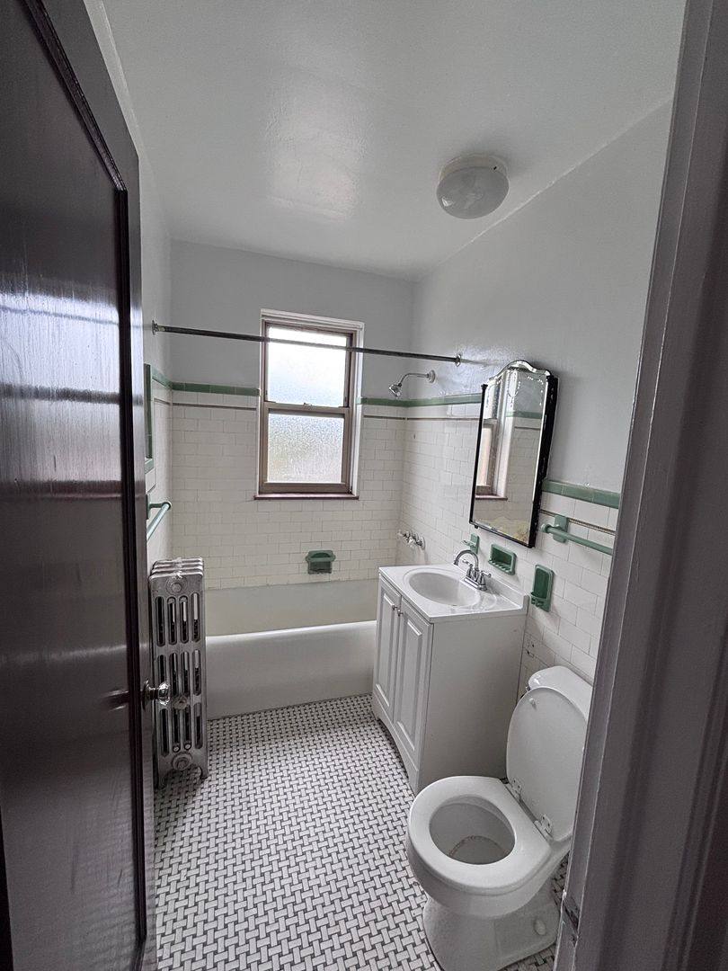 Apartment for rent at 7443-49 N Claremont, Chicago, IL 60645