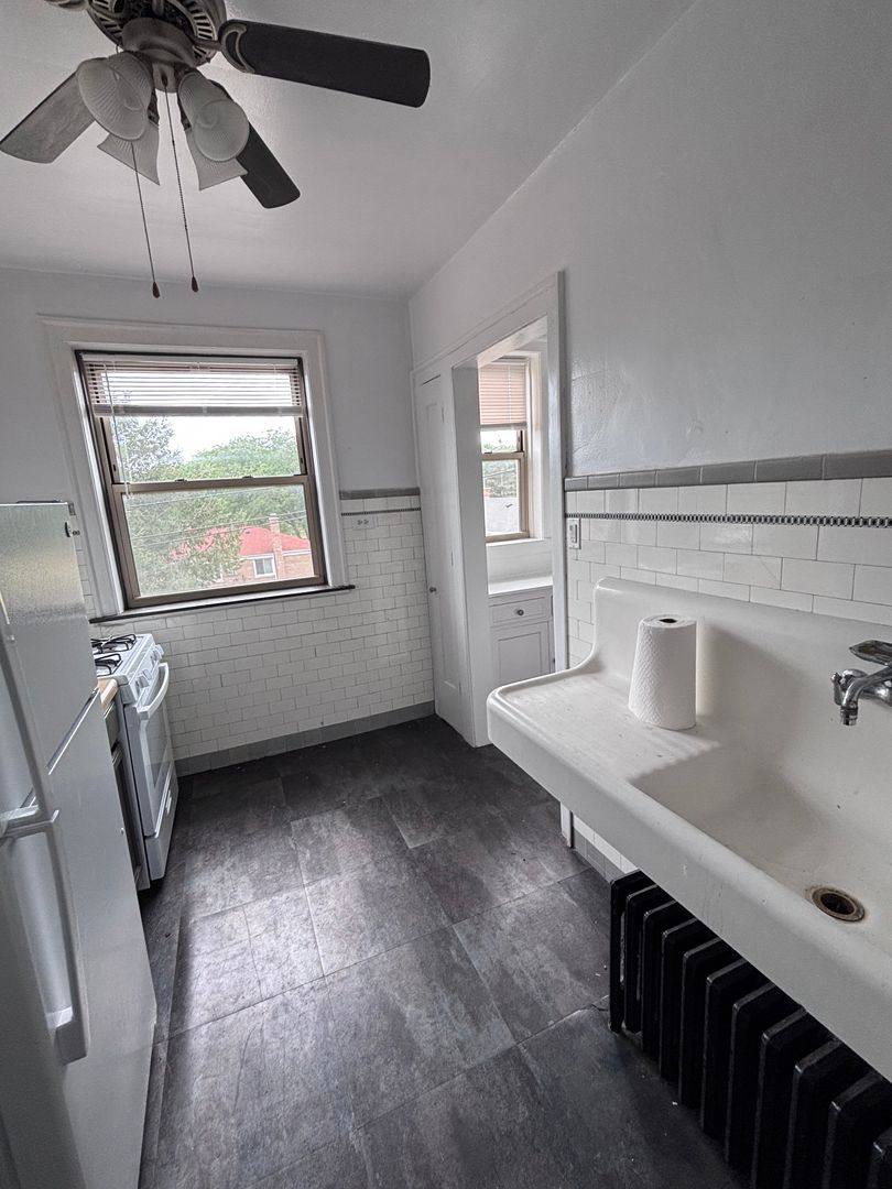 Apartment for rent at 7443-49 N Claremont, Chicago, IL 60645