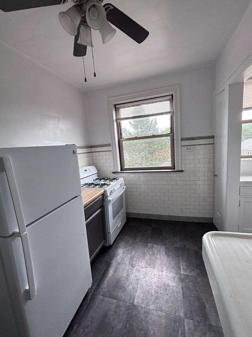 Apartment for rent at 7443-49 N Claremont, Chicago, IL 60645